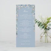 Dusty Blue Floral Wildblumen Hochzeitsessen Menükarte (Stehend Vorderseite)