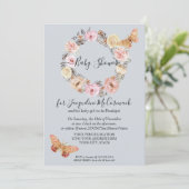 Dusty Blue Floral Wreath Butterfly Virtual Dusche Einladung (Stehend Vorderseite)