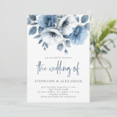 Dusty Blue Florals Script QR Code Wedding Einladung (Stehend Vorderseite)