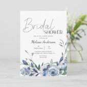 Dusty Blue Flowers Boho Bridal Dusche Einladung (Stehend Vorderseite)