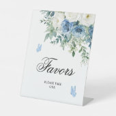 Dusty Blue Flowers Shower Favors Sign Sockelschild (Vorderseite)