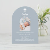 Dusty Blue Foto Arch Baptisse Einladung (Stehend Vorderseite)
