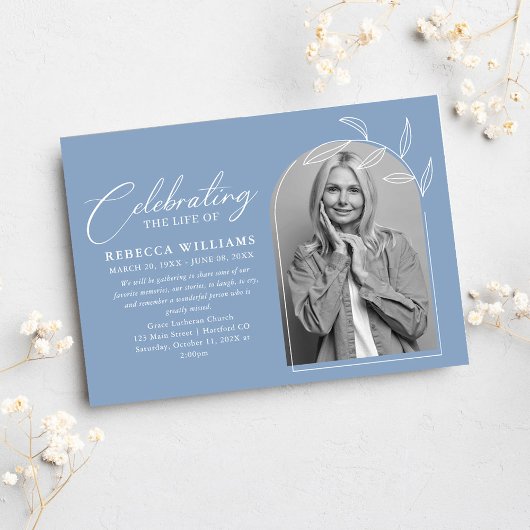Dusty Blue Foto Celebration of Life Funeral Einladung
