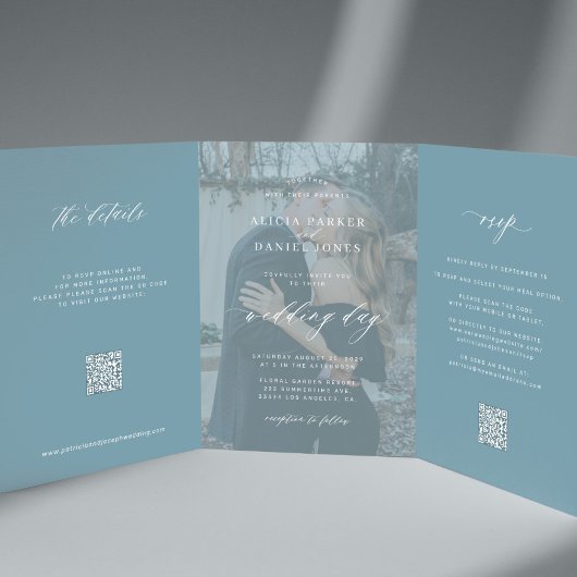 Dusty Blue Foto Hochzeit RSVP Details QR Code Dreifach Gefaltete Einladung