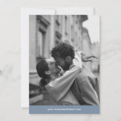 Dusty Blue Foto Script speichern das Datum Einladung (Rückseite)