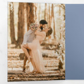 Dusty Blue French Viktorianisch QR Code Foto Weddi Dreifach Gefaltete Einladung (Innen Erste Seite)