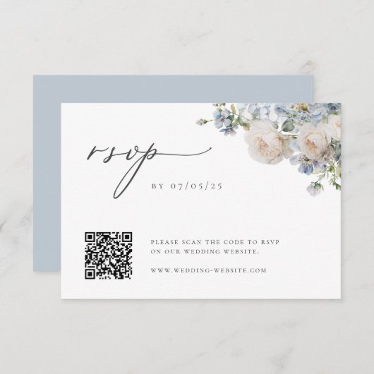 Dusty Blue Garden Floral Wedding QR Code RSVP Karte (Vorne/Hinten)