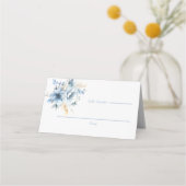 Dusty Blue Gold Floral Bloom Wedding Platzkarte (Vorderseite)