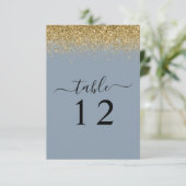 Dusty Blue & Gold Glitzer Wedding Table Card Einladung (Stehend Vorderseite)