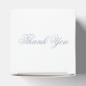 Dusty Blue Gray Monogram Wappen Geschenkschachtel (Oben)