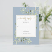 Dusty Blue Greenery Gold Geometric Script Wedding RSVP Karte (Stehend Vorderseite)