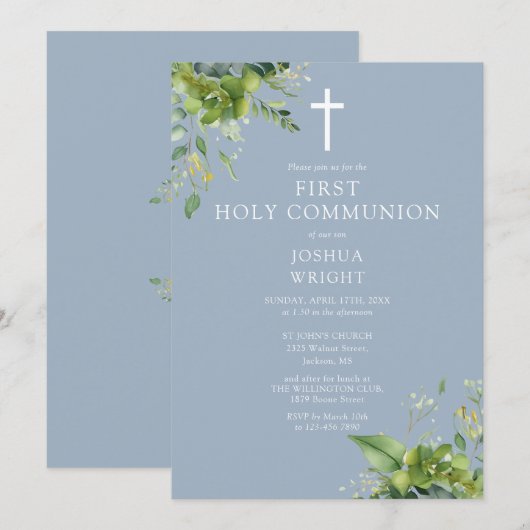 Dusty Blue Greenery Monogram First Holy Communion Einladung (Vorne/Hinten)