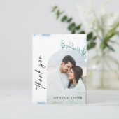 Dusty Blue Greenery Wild Meadow Foto Wedding Dankeskarte (Stehend Vorderseite)