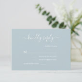Dusty Blue Grey Minimalistisch Wedding RSVP Einladung (Stehend Vorderseite)