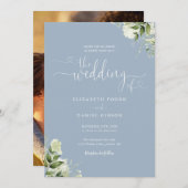 Dusty Blue Heart Script Foliage Foto Wedding Einladung (Vorne/Hinten)