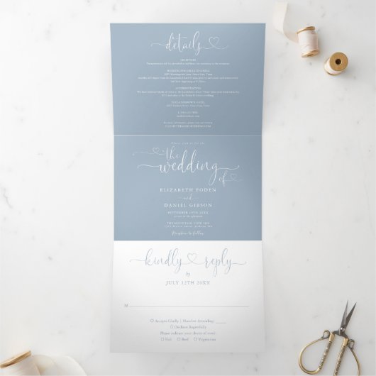 Dusty Blue Heart Script Wedding Dreifach Gefaltete Einladung (Innenseite)