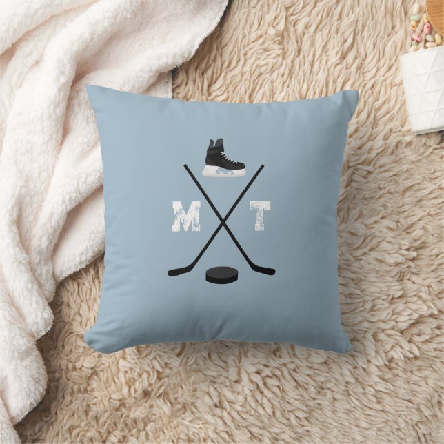 Dusty Blue Ice Hockey Classic gestörtes Monogramm Kissen (Decke)