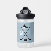 Dusty Blue Ice Hockey Classic gestörtes Monogramm Trinkflasche (Vorne)