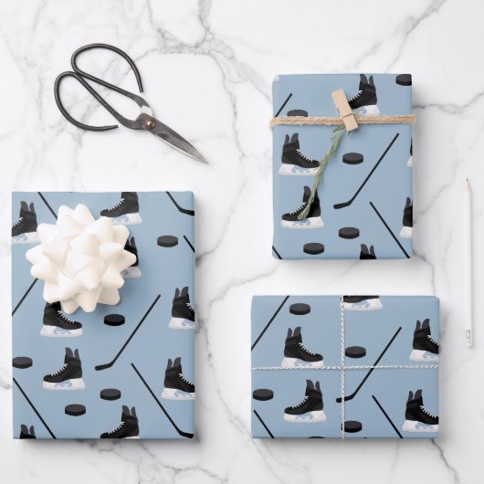 Dusty Blue Ice Hockey Stick, Skate & Puck Pattern Geschenkpapier Set (Vorderseite)