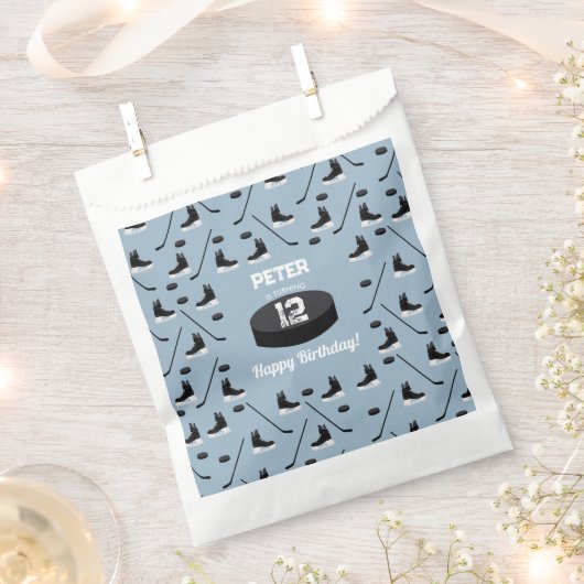 Dusty Blue Ice Hockey Stick, Skates Puck Birthday Geschenktütchen (Ausgeschnitten)