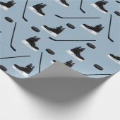 Dusty Blue Ice Hockey Stick, Skates & Puck Pattern Geschenkpapier (Ecke)