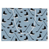 Dusty Blue Ice Hockey Stick, Skates & Puck Pattern Große Geschenktüte (Rückseite)