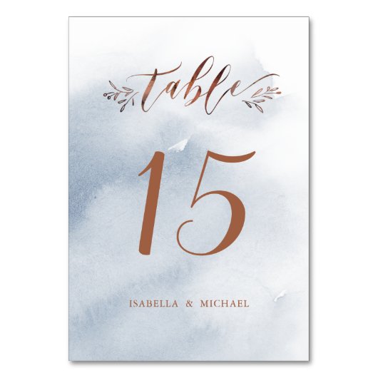 Dusty Blue Kalligraphie rustikale Hochzeitsstiftun Tischnummer (Rückseite)