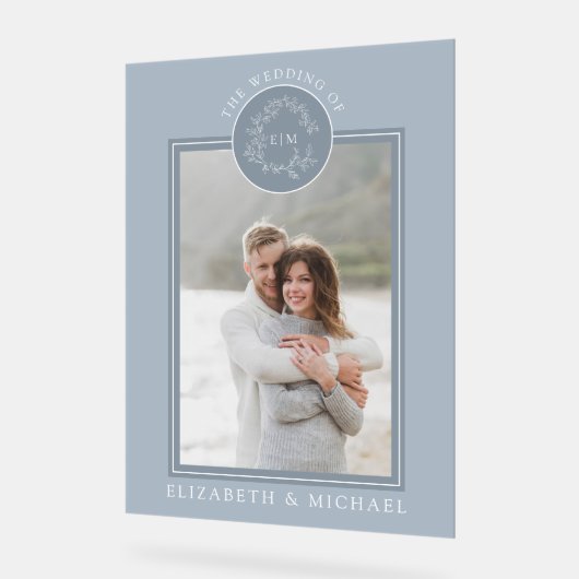 Dusty Blue Leafy Wappen Monogram Foto Wedding Acrylschild (Winkel)