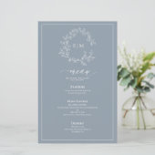 Dusty Blue Leafy Wappen Monogram Wedding Menu (Stehend Vorderseite)