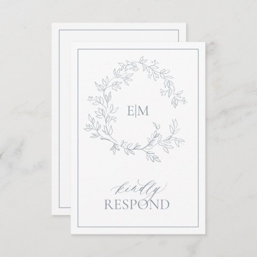Dusty Blue Leafy Wappen Monogram Wedding RSVP Card (Vorne/Hinten)