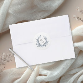 Dusty Blue Leafy Wappen Monogram Wedellogo Runder Aufkleber