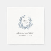 Dusty Blue Leafy Wappen Monogram Wedellogo Serviette (Vorderseite)