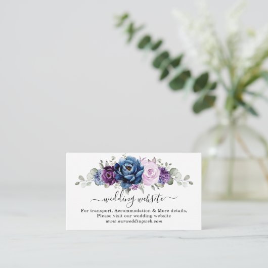 Dusty Blue Lila Navy Lilac Bloom Wedding Website Begleitkarte (Stehend Vorderseite)