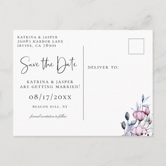 Dusty Blue Mauve Floral Save the Date Ankündigungspostkarte (Rückseite)