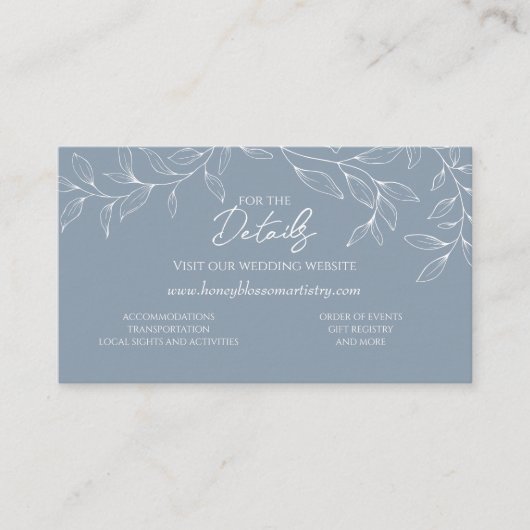 Dusty Blue Minimal Leaf Wedding Website QR Code Begleitkarte (Vorderseite)
