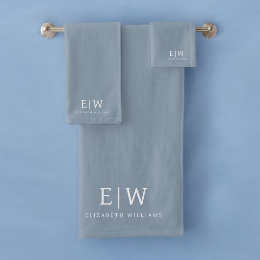Dusty Blue Minimalistisch Modern Monogram Elegant Badhandtuch Set