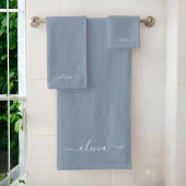 Dusty Blue Minimalistisch Modern Monogram Elegant Badhandtuch Set