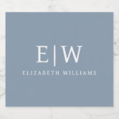 Dusty Blue Minimalistisch Modern Monogram Elegant Bierflaschenetikett (Einzelnes Label)
