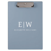 Dusty Blue Minimalistisch Modern Monogram Elegant Klemmbrett (Vorderseite)