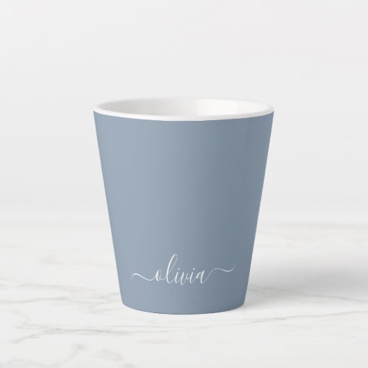 Dusty Blue Minimalistisch Modern Monogram Elegant Milchtasse (Vorderseite)