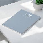 Dusty Blue Minimalistisch Modern Monogram Elegant Notizblock<br><div class="desc">Einführen in unsere Dusty Blue Minimalistisch Modern Monogram Elegant Collection: Erhöhen Sie Ihren Stil mit schlichter Eleganz und zeitlosem Charme. Unsere Kollektion präsentiert minimalistische Designs in einer beruhigenden, staubblauen Farbe, die durch elegante Monogramme nach Ihrem Geschmack ergänzt wird. Von der edlen Schreibwaren bis hin zum vielseitigen Zubehör - jedes Stück...</div>