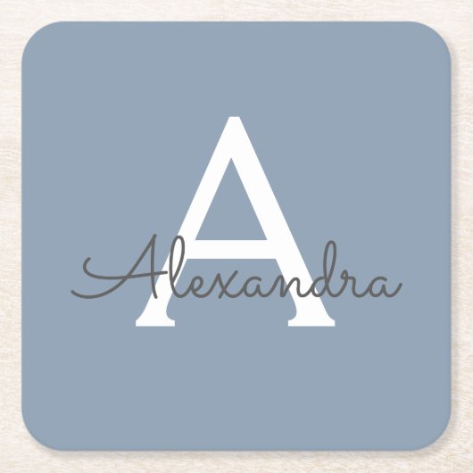 Dusty Blue Minimalistisch Modern Monogram Elegant Rechteckiger Pappuntersetzer (Vorderseite)