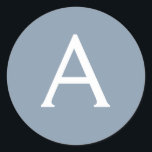 Dusty Blue Minimalistisch Modern Monogram Elegant Runder Aufkleber<br><div class="desc">Einführen in unsere Dusty Blue Minimalistisch Modern Monogram Elegant Collection: Erhöhen Sie Ihren Stil mit schlichter Eleganz und zeitlosem Charme. Unsere Kollektion präsentiert minimalistische Designs in einer beruhigenden, staubblauen Farbe, die durch elegante Monogramme nach Ihrem Geschmack ergänzt wird. Von der edlen Schreibwaren bis hin zum vielseitigen Zubehör - jedes Stück...</div>