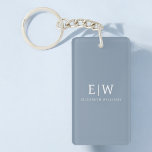 Dusty Blue Minimalistisch Modern Monogram Elegant Schlüsselanhänger<br><div class="desc">Einführen in unsere Dusty Blue Minimalistisch Modern Monogram Elegant Collection: Erhöhen Sie Ihren Stil mit schlichter Eleganz und zeitlosem Charme. Unsere Kollektion präsentiert minimalistische Designs in einer beruhigenden, staubblauen Farbe, die durch elegante Monogramme nach Ihrem Geschmack ergänzt wird. Von der edlen Schreibwaren bis hin zum vielseitigen Zubehör - jedes Stück...</div>