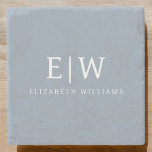 Dusty Blue Minimalistisch Modern Monogram Elegant Steinuntersetzer<br><div class="desc">Einführen in unsere Dusty Blue Minimalistisch Modern Monogram Elegant Collection: Erhöhen Sie Ihren Stil mit schlichter Eleganz und zeitlosem Charme. Unsere Kollektion präsentiert minimalistische Designs in einer beruhigenden, staubblauen Farbe, die durch elegante Monogramme nach Ihrem Geschmack ergänzt wird. Von der edlen Schreibwaren bis hin zum vielseitigen Zubehör - jedes Stück...</div>