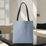 Dusty Blue Minimalistisch Modern Monogram Elegant Tasche<br><div class="desc">Einführen in unsere Dusty Blue Minimalistisch Modern Monogram Elegant Collection: Erhöhen Sie Ihren Stil mit schlichter Eleganz und zeitlosem Charme. Unsere Kollektion präsentiert minimalistische Designs in einer beruhigenden, staubblauen Farbe, die durch elegante Monogramme nach Ihrem Geschmack ergänzt wird. Von der edlen Schreibwaren bis hin zum vielseitigen Zubehör - jedes Stück...</div>