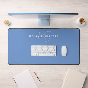 Dusty Blue Minimalistisch Monogram Schreibtischunterlage