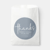 Dusty Blue Minimalistisch Script Brautparty Geschenktütchen (Vorderseite)