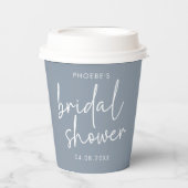 Dusty Blue Minimalistisch Script Brautparty Pappbecher (Vorderseite)