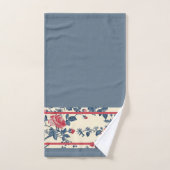 Dusty Blue mit Rot und Blau Toile de Jouy Trim Badhandtuch Set (Handtuch)